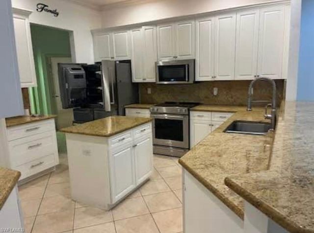 2841 12th AVE NE, Naples, FL 34120