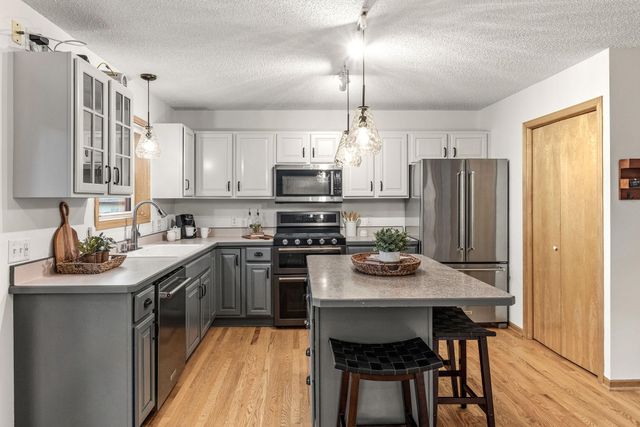 934 Randolph Avenue, Saint Paul, MN 55102