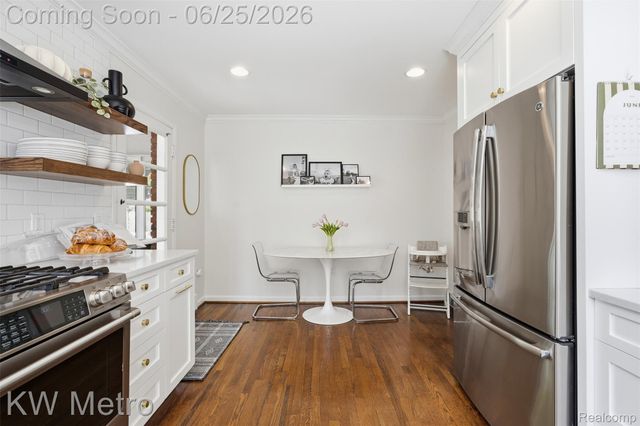 1210 Lyons Avenue, Royal Oak, MI 48073