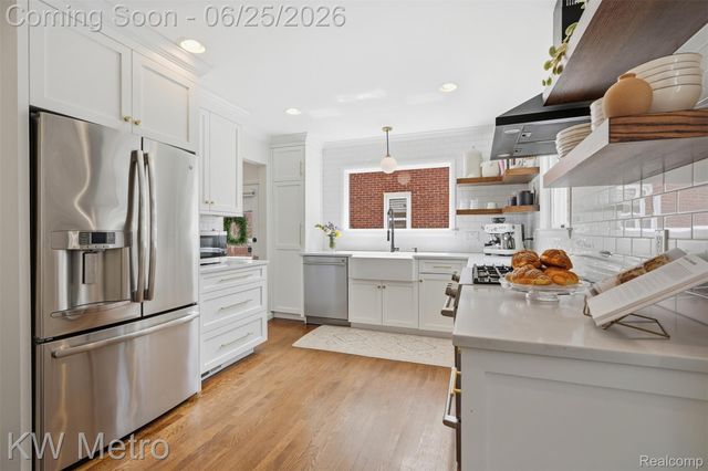1210 Lyons Avenue, Royal Oak, MI 48073