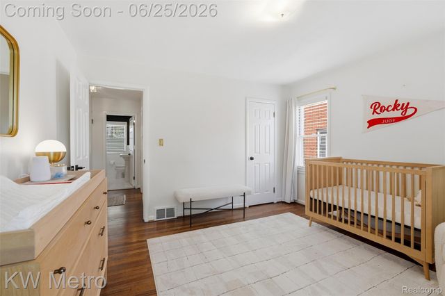 1210 Lyons Avenue, Royal Oak, MI 48073