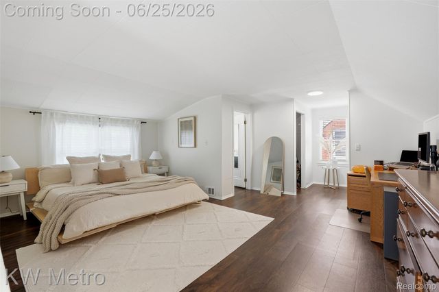 1210 Lyons Avenue, Royal Oak, MI 48073