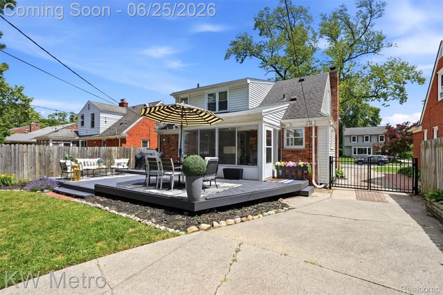 1210 Lyons Avenue, Royal Oak, MI 48073