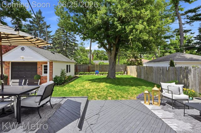 1210 Lyons Avenue, Royal Oak, MI 48073