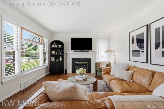 1210 Lyons Avenue, Royal Oak, MI 48073