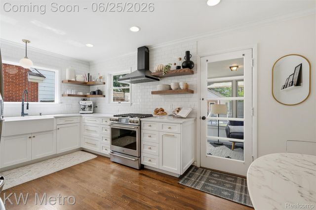 1210 Lyons Avenue, Royal Oak, MI 48073