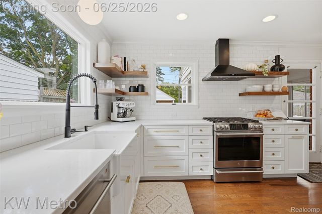 1210 Lyons Avenue, Royal Oak, MI 48073