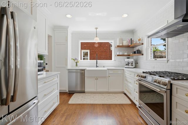 1210 Lyons Avenue, Royal Oak, MI 48073