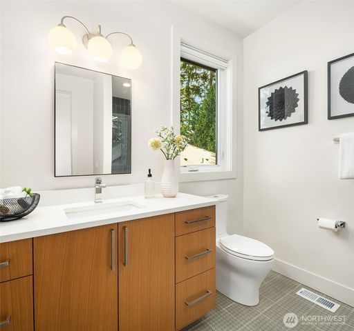 9222 116th Avenue NE, Kirkland, WA 98033