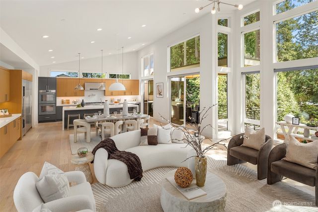 9222 116th Avenue NE, Kirkland, WA 98033