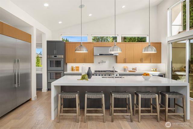 9222 116th Avenue NE, Kirkland, WA 98033