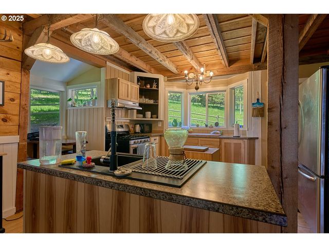 83863 OLLOKOT Ln, Joseph, OR 97846