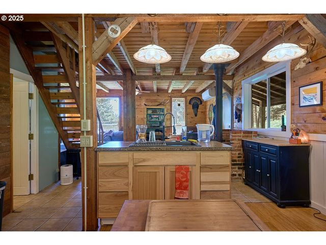 83863 OLLOKOT Ln, Joseph, OR 97846