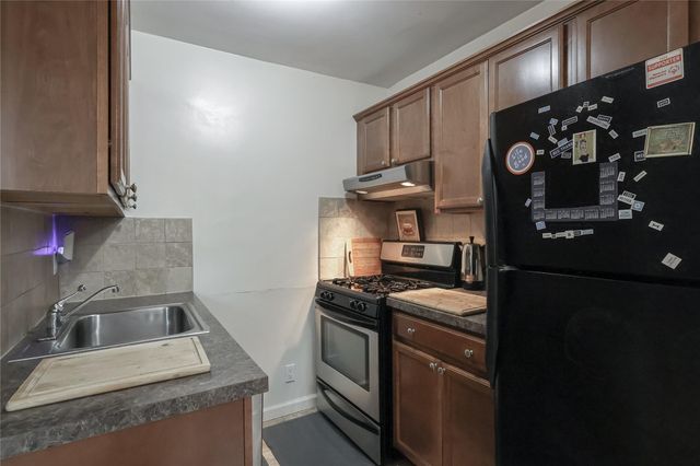 160-54 Willets Point Boulevard 4-206, Whitestone, NY 11357