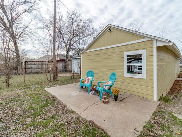 923 S First Street, Sherman, TX 75090