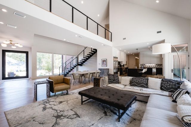 212 Abington Circle, Little Rock, AR 72223