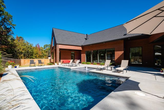 212 Abington Circle, Little Rock, AR 72223