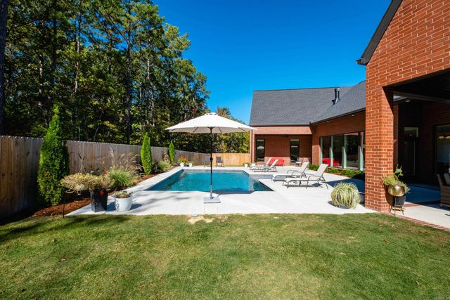 212 Abington Circle, Little Rock, AR 72223