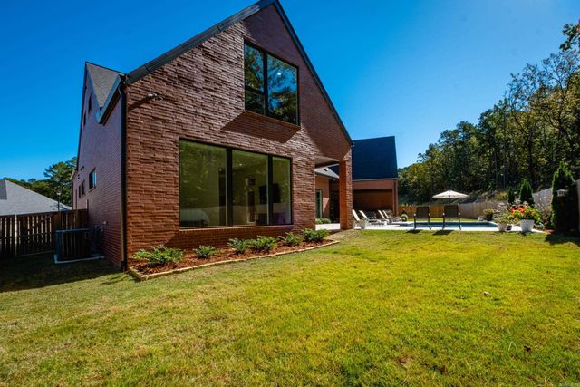 212 Abington Circle, Little Rock, AR 72223