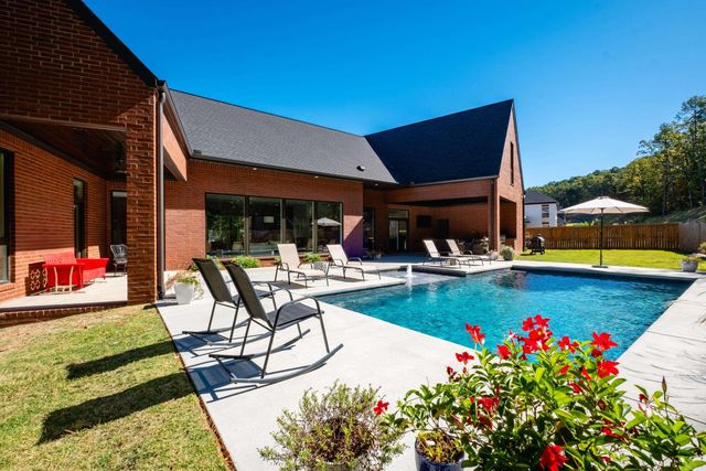 212 Abington Circle, Little Rock, AR 72223