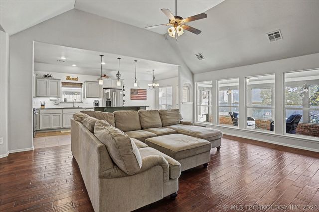 1916 E 133rd Court, Bixby, OK 74008