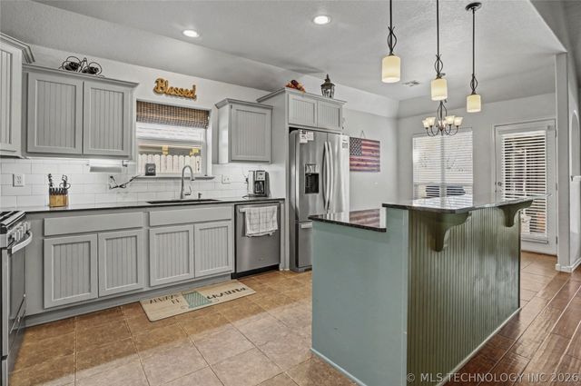 1916 E 133rd Court, Bixby, OK 74008