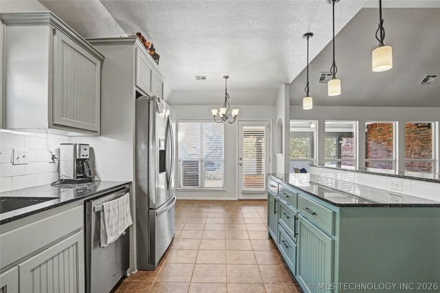 1916 E 133rd Court, Bixby, OK 74008