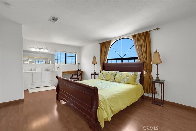 2524 Ivan Hill Terrace, Los Angeles, CA 90039