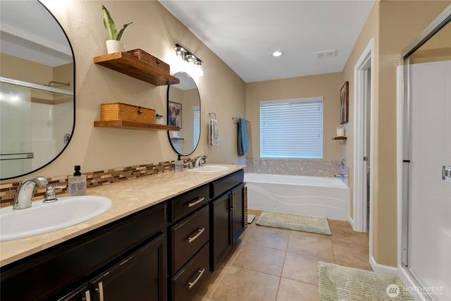 8905 Corona Street NE, Lacey, WA 98516
