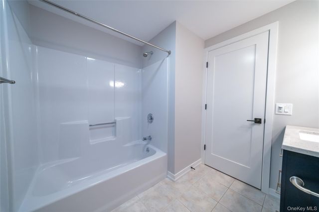 16 Market Street, Mastic Beach, NY 11951