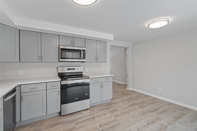 16 Market Street, Mastic Beach, NY 11951