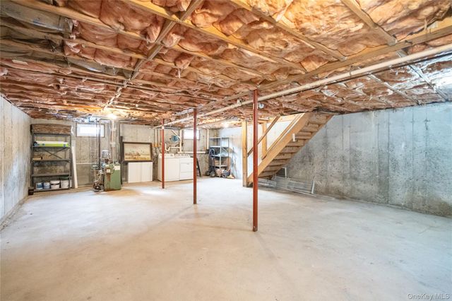 16 Market Street, Mastic Beach, NY 11951