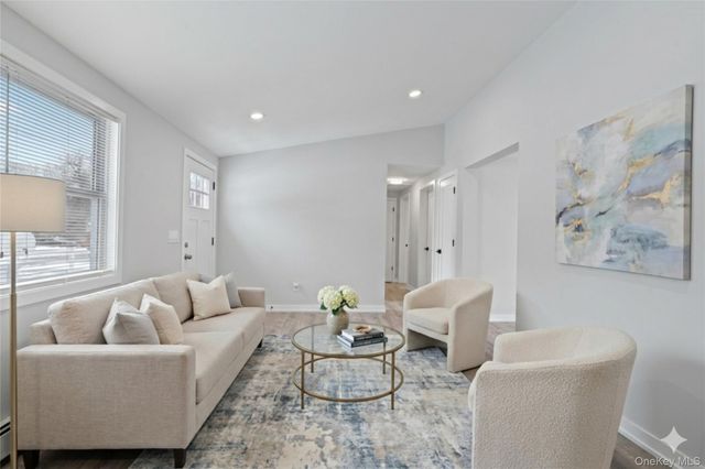 16 Market Street, Mastic Beach, NY 11951