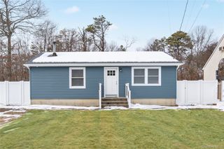 16 Market Street, Mastic Beach, NY 11951