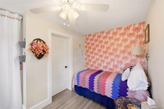 72 E Hitchcock Avenue, Floral Park, NY 11001