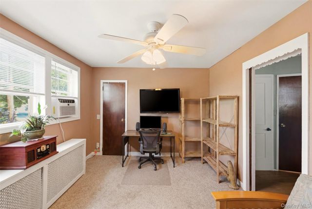 72 E Hitchcock Avenue, Floral Park, NY 11001