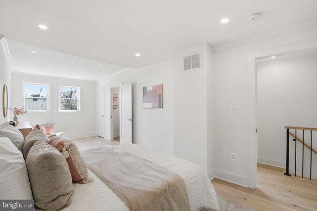 1739 INDEPENDENCE AVE SE, Washington, DC 20003