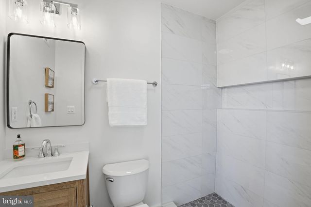 1739 INDEPENDENCE AVE SE, Washington, DC 20003