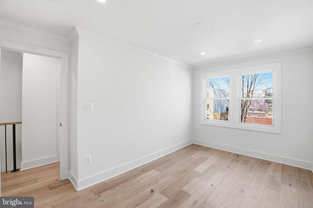 1739 INDEPENDENCE AVE SE, Washington, DC 20003