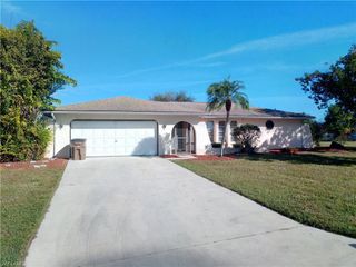 1405 SE 34th TER, Cape Coral, FL 33904