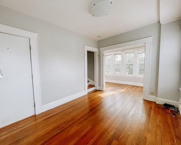 439 Ashmont St 439, Boston, MA 02122