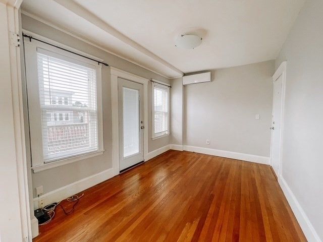 439 Ashmont St 439, Boston, MA 02122