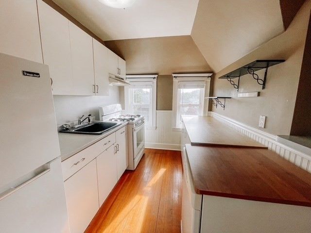 439 Ashmont St 439, Boston, MA 02122