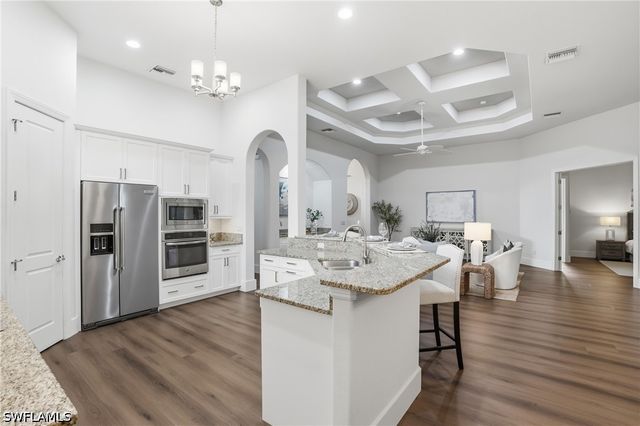 5717 Hammock Isles DR, Naples, FL 34119