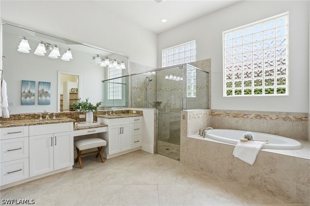 5717 Hammock Isles DR, Naples, FL 34119