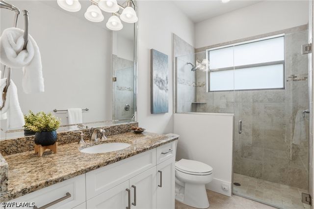 5717 Hammock Isles DR, Naples, FL 34119