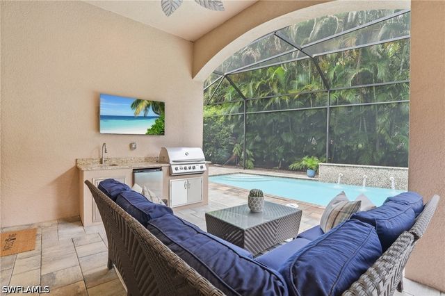 5717 Hammock Isles DR, Naples, FL 34119