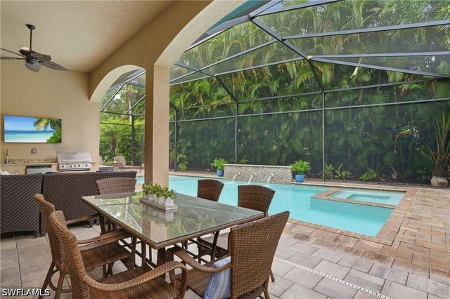 5717 Hammock Isles DR, Naples, FL 34119