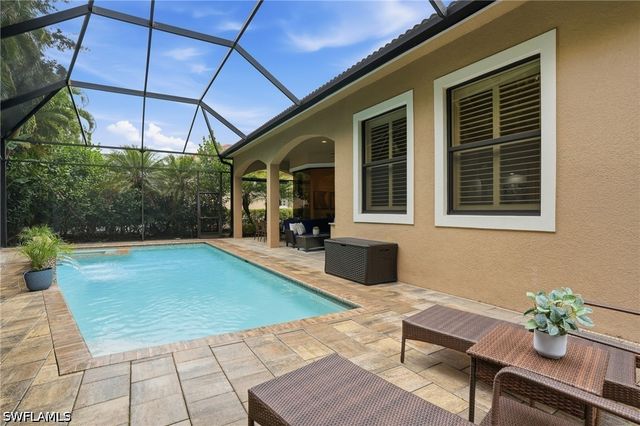 5717 Hammock Isles DR, Naples, FL 34119