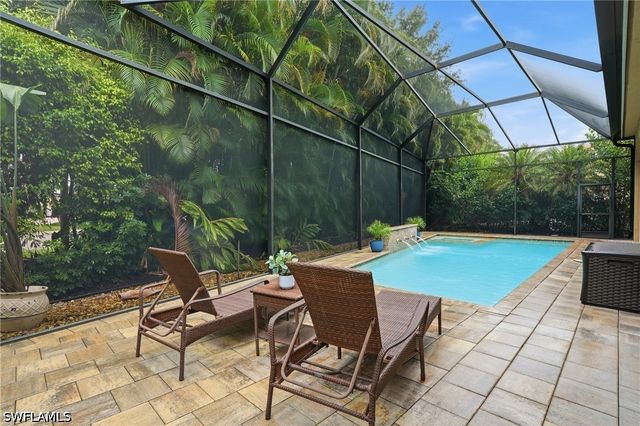 5717 Hammock Isles DR, Naples, FL 34119
